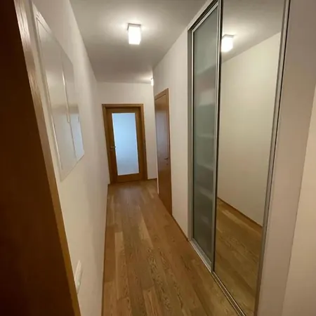 Prestige Living, 2br Luxury Apartment, Koliba Location, Free Parking * Μπρατισλάβα