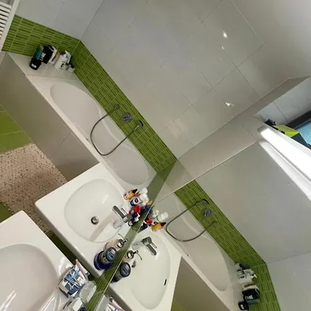 Prestige Living, 2br Luxury Apartment, Koliba Location, Free Parking * Μπρατισλάβα