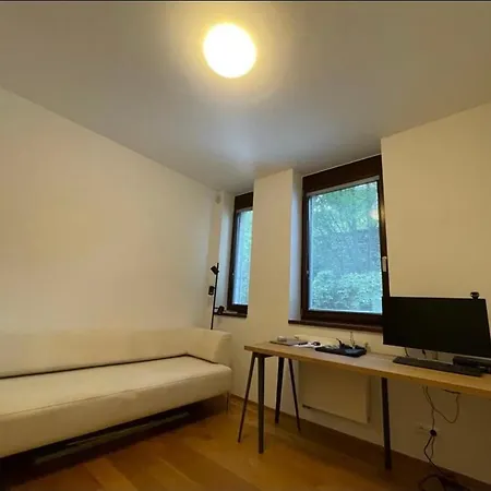 Prestige Living, 2br Luxury Apartment, Koliba Location, Free Parking ブラチスラヴァ